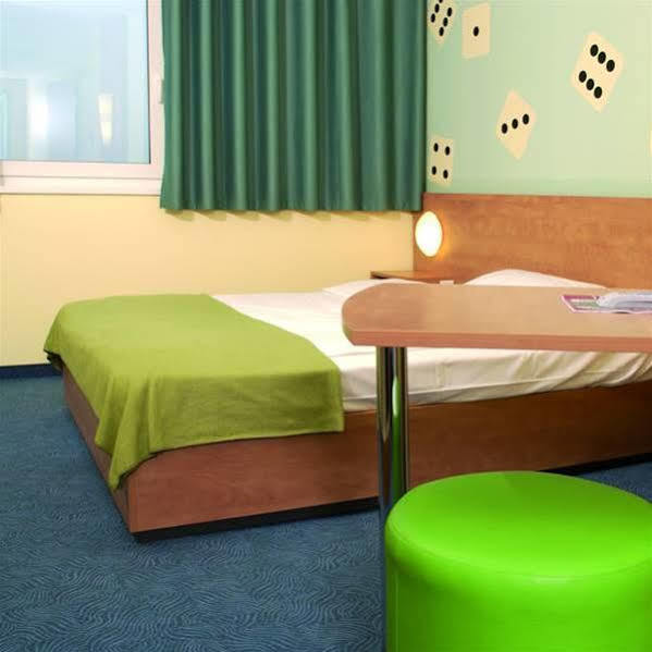 B&B Hotel Erlangen-Sued Exteriör bild